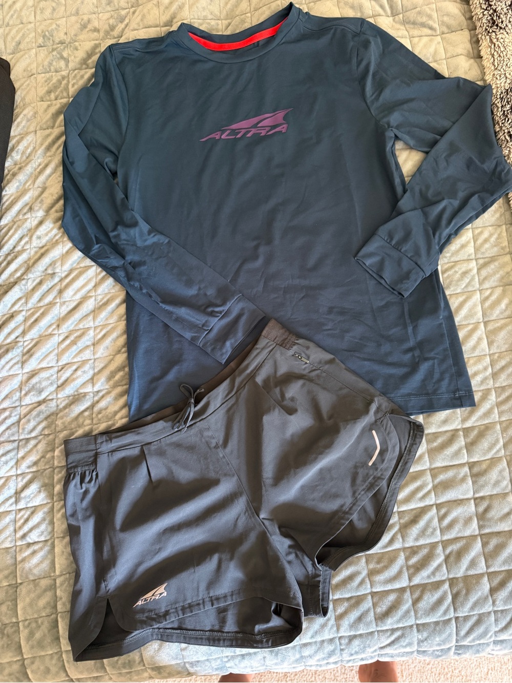 Altra Women's size Small Navy Long Sleeve Performance Shirt & Shorts Set